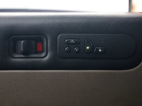 Used 2004 HUMMER H2 w/ Preferred Equipment Group AWD/4WD image 44