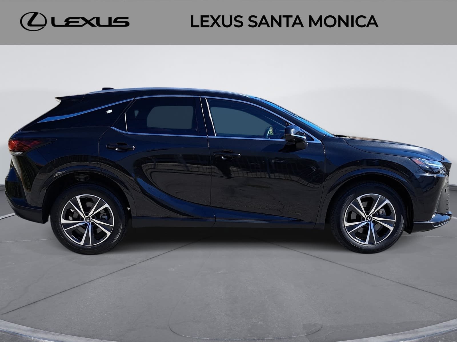 Used 2024 Lexus RX 350 Premium w/ Convenience Package FWD image 4