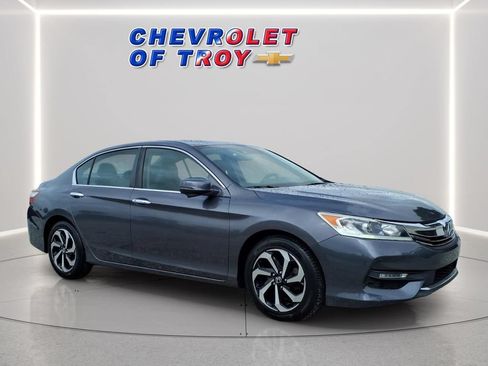 Used 2017 Honda Accord EX image 1