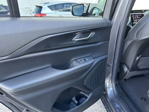 New 2025 Jeep Grand Cherokee Laredo X w/ Luxury Tech Group I image 14