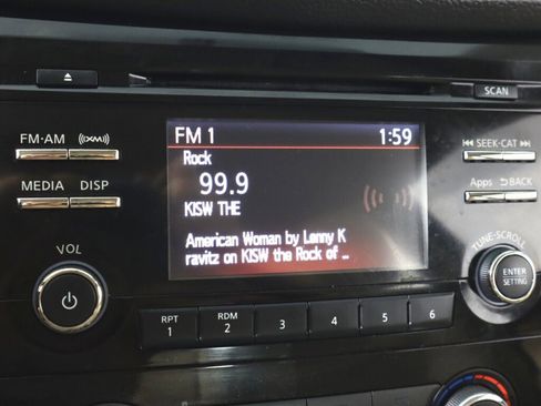 Used 2016 Nissan Rogue S w/ Appearance Package image 17