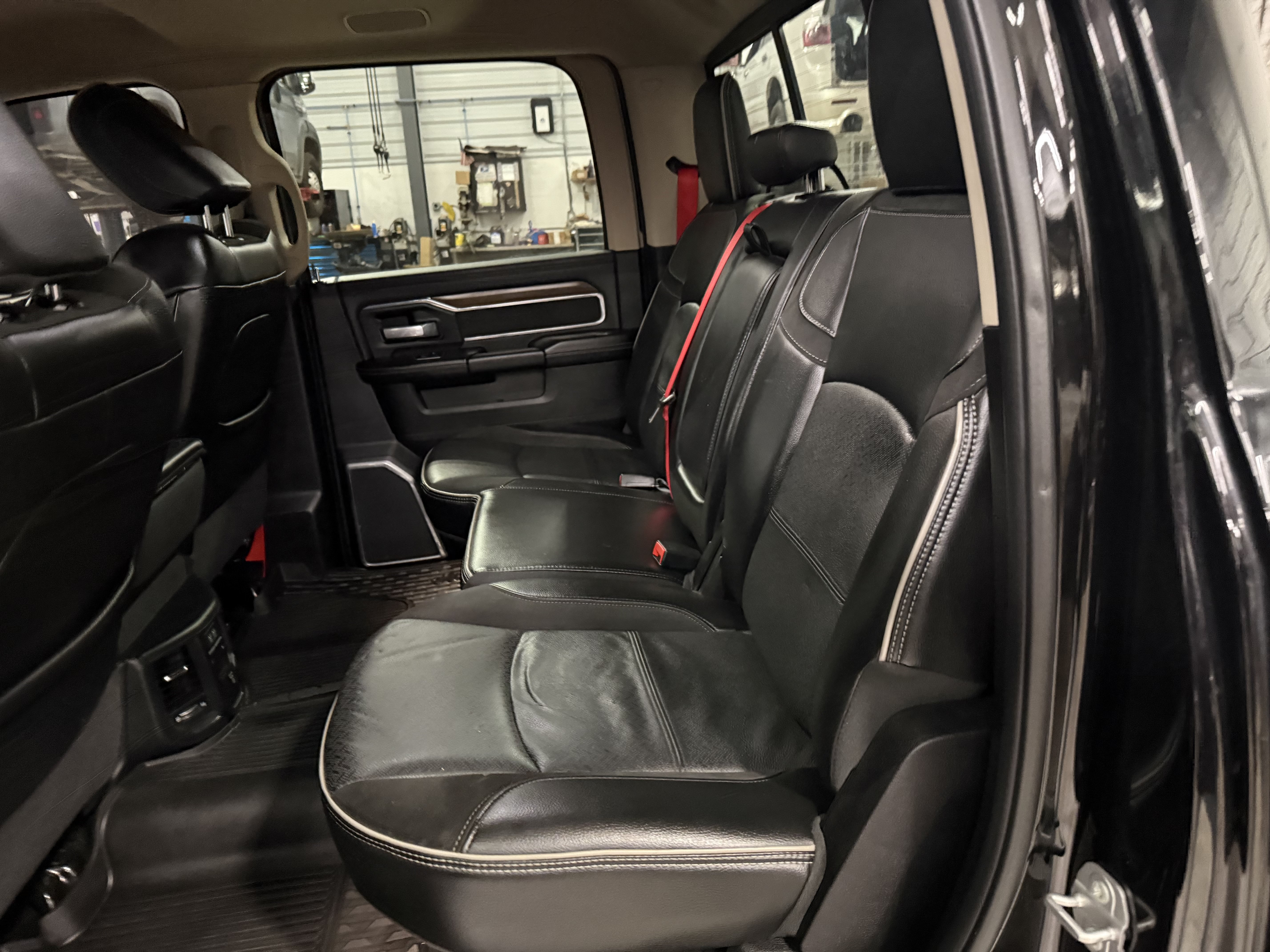 Used 2022 RAM 3500 Laramie AWD/4WD image 31