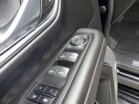 Used 2023 GMC Yukon XL SLT w/ SLT Premium Package RWD image 18