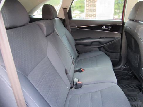 Used 2019 Kia Sorento AWD image 31