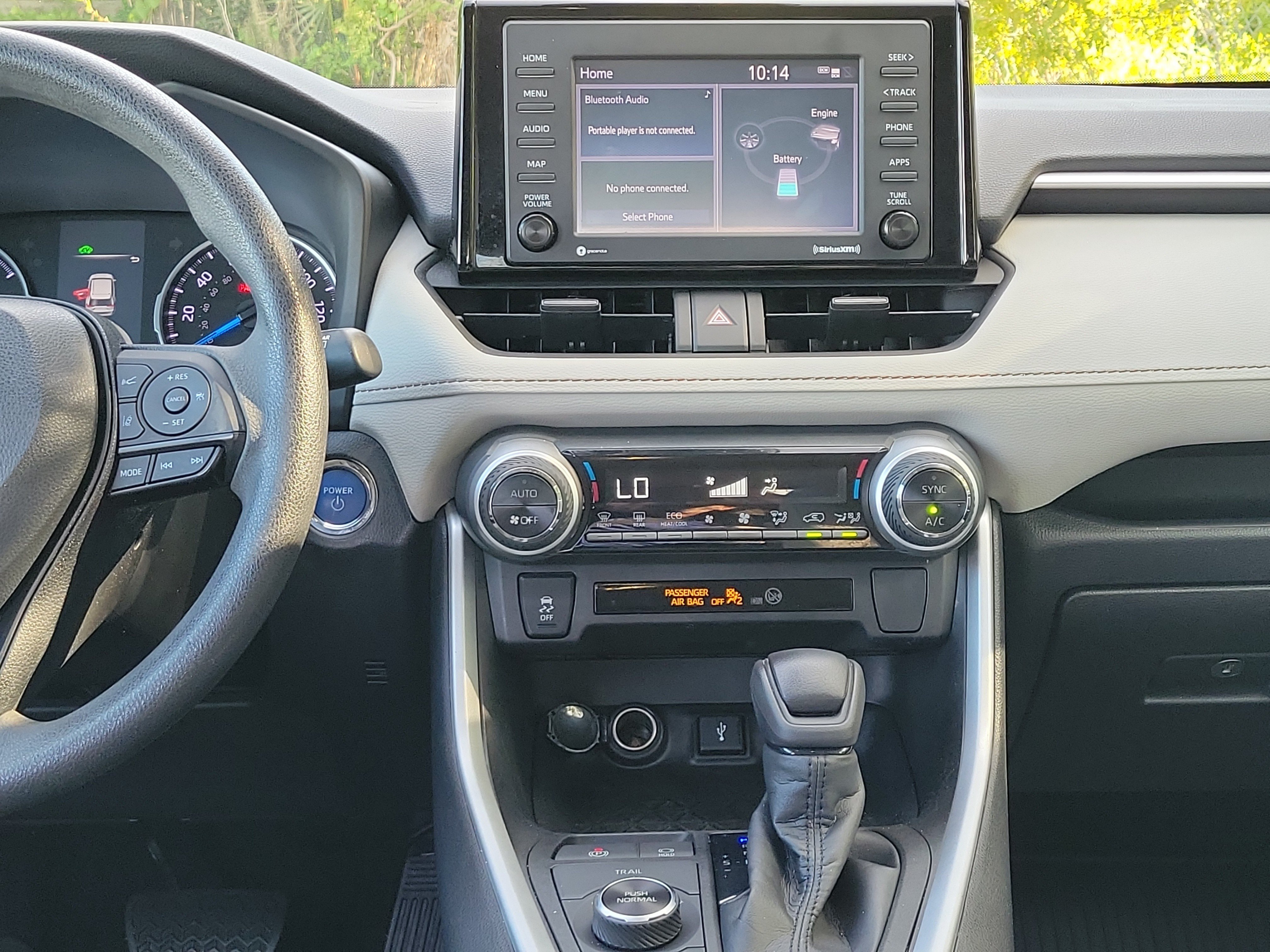 Used 2022 Toyota RAV4 XLE AWD/4WD image 16