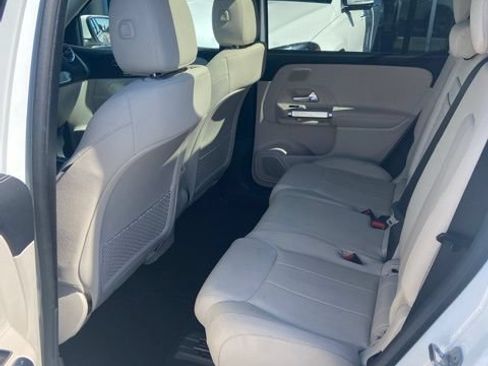 Certified 2025 Mercedes-Benz GLB 250 image 5