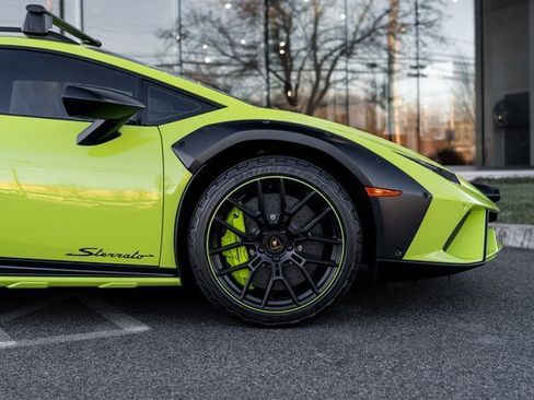 Used 2024 Lamborghini Huracan Sterrato image 19