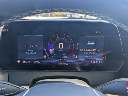 Used 2025 Chevrolet Traverse LT image 23