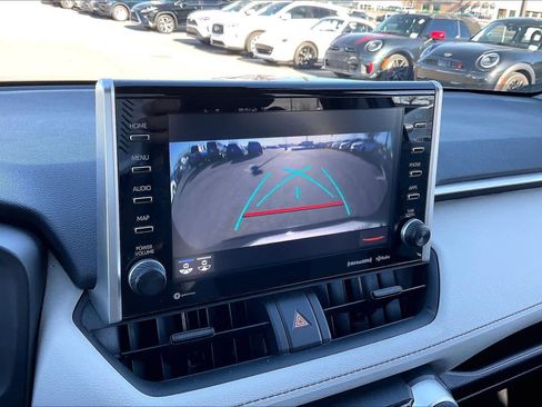 Used 2022 Toyota RAV4 XLE w/ Convenience Package image 25