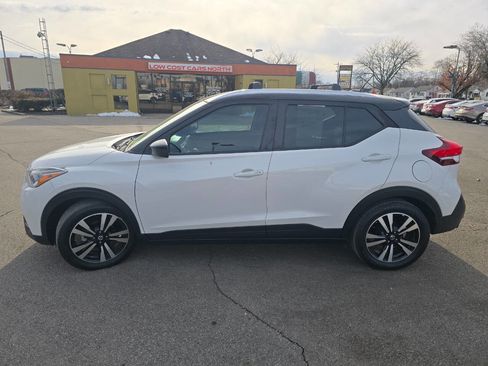 Used 2020 Nissan Kicks SV image 10