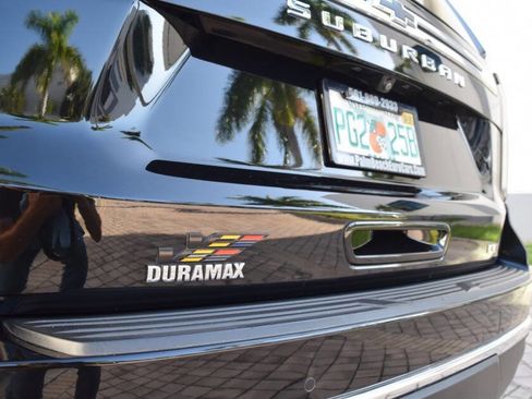 Used 2023 Chevrolet Suburban LT image 24