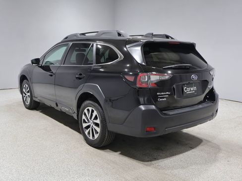 Used 2023 Subaru Outback Premium AWD/4WD image 5