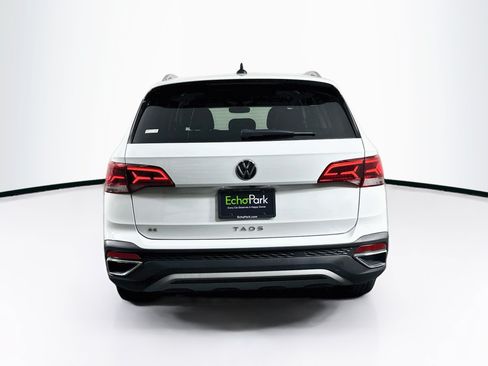 Used 2023 Volkswagen Taos SE w/ Panoramic Sunroof Package FWD image 7