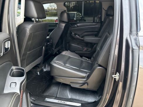 Used 2017 GMC Yukon XL SLT w/ Open Road Package AWD/4WD image 14