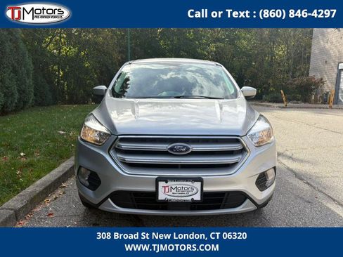 Used 2019 Ford Escape SE image 3