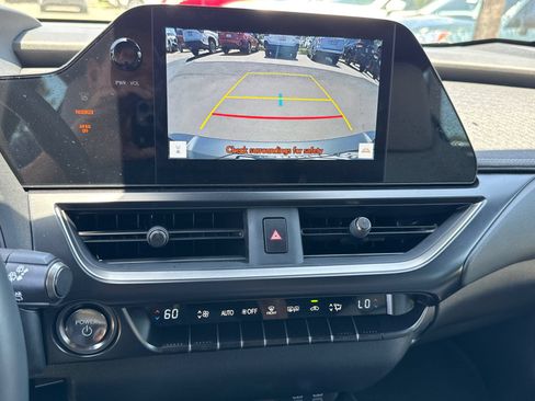 Used 2025 Lexus UX 300h AWD image 19