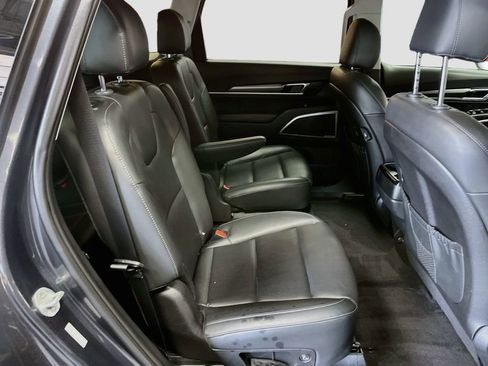 Used 2021 Kia Telluride S AWD/4WD image 29