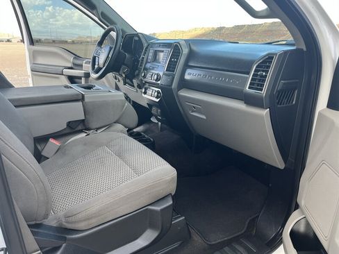 Used 2017 Ford F250 XLT AWD/4WD image 11