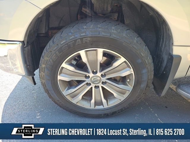 Used 2017 Nissan Titan SL w/ SL Towing Convenience Package AWD/4WD image 33