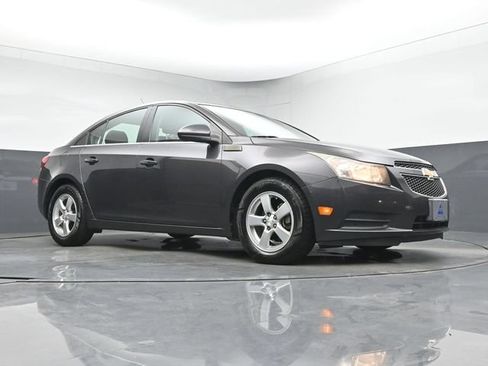 Used 2014 Chevrolet Cruze LT FWD image 10