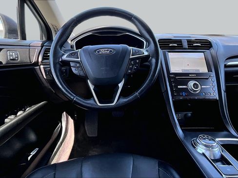 Used 2020 Ford Fusion Titanium AWD/4WD image 5
