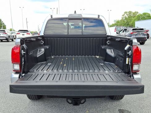 Certified 2023 Toyota Tacoma SR AWD/4WD image 28