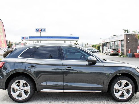 Used 2021 Audi Q5 Premium Plus w/ Premium Plus Package image 6