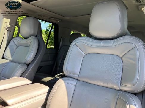 Used 2020 Lincoln Navigator Reserve w/ Equipment Group 208A Reserve AWD/4WD image 8