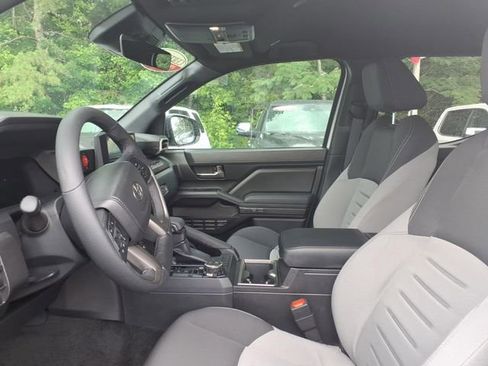 Used 2025 Toyota Tacoma TRD Sport AWD/4WD image 5