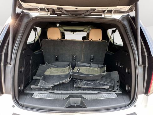 Used 2023 Chevrolet Suburban Premier w/ Premium Package AWD/4WD image 35