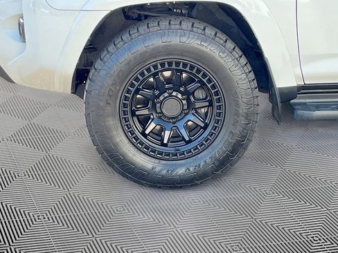 Used 2020 Toyota 4Runner TRD Off-Road image 10