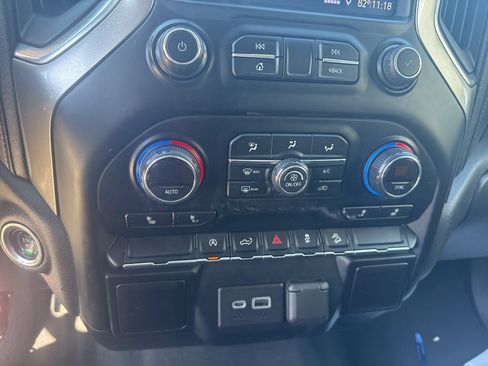 Used 2019 Chevrolet Silverado 1500 LT w/ Texas Edition image 18