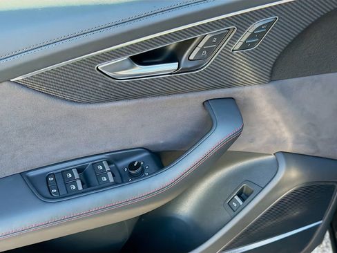 Used 2024 Audi RS Q8 w/ Black Optic Package image 22