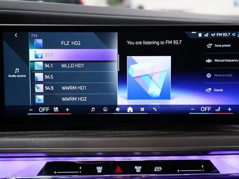 Used 2025 BMW 760i xDrive w/ Executive Package AWD/4WD image 28