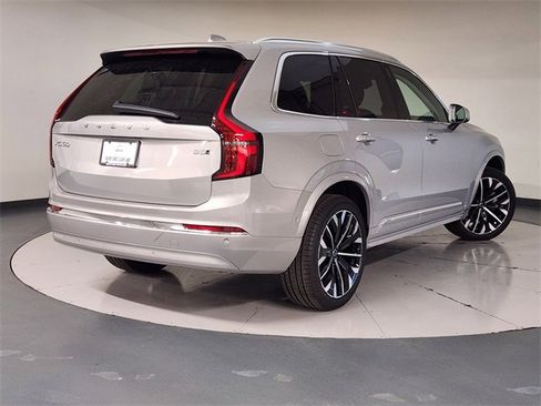 Used 2025 Volvo XC90 B5 Plus image 2