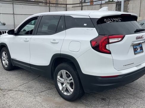 Used 2024 GMC Terrain SLE image 6