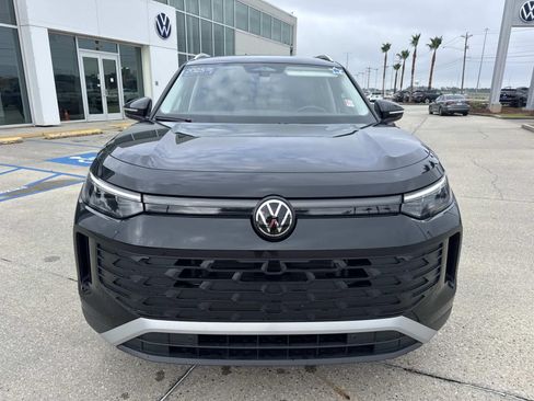 Used 2025 Volkswagen Tiguan S FWD image 2