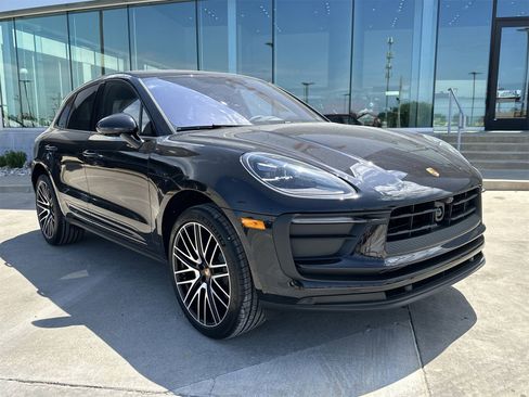 New 2025 Porsche Macan image 9