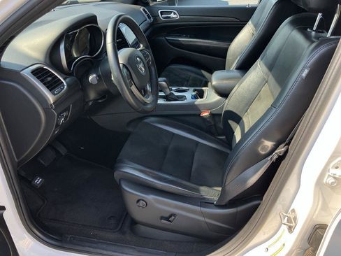 Used 2019 Jeep Grand Cherokee Altitude RWD image 12
