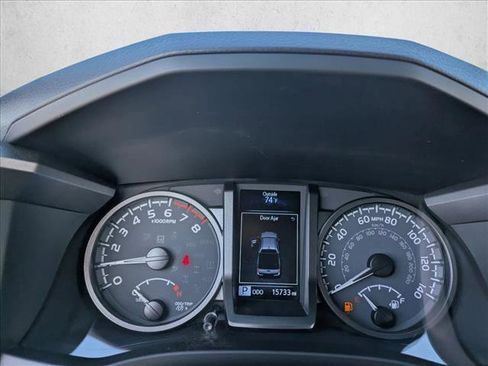 Used 2023 Toyota Tacoma TRD Sport image 11