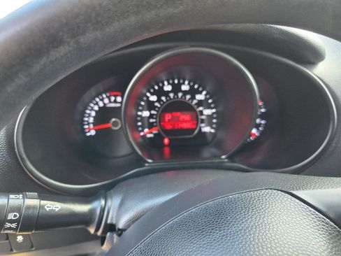 Used 2014 Kia Soul + image 17