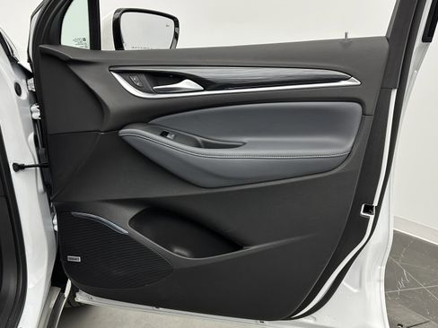 Used 2024 Buick Enclave Premium image 35