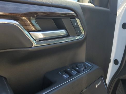 Used 2024 Chevrolet Silverado 1500 LT Trail Boss w/ Convenience Package II image 21