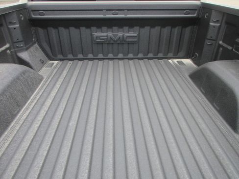 New 2026 GMC Sierra 1500 AT4 w/ AT4 Premium Package AWD/4WD image 9
