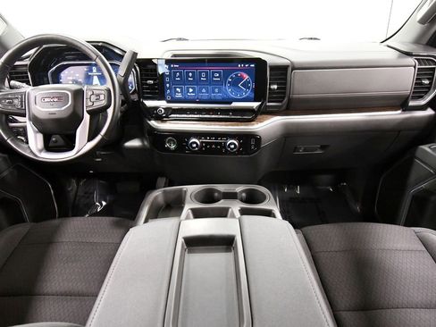 Used 2022 GMC Sierra 1500 SLE w/ X31 Off-Road Package AWD/4WD image 3