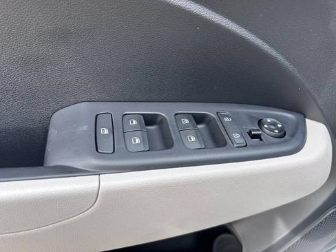New 2026 Hyundai Venue SEL FWD image 17