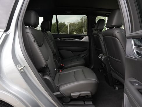 Certified 2025 Cadillac XT6 Premium Luxury image 23