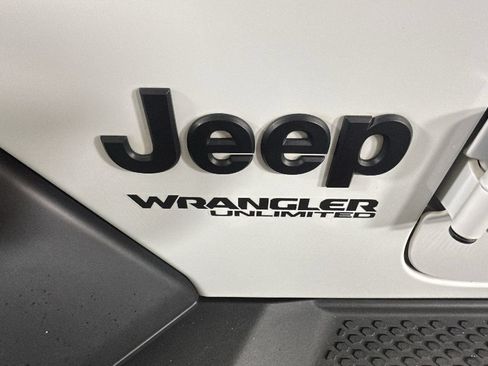 Used 2022 Jeep Wrangler Unlimited Sport AWD/4WD image 11