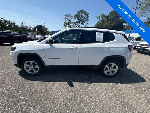 Used 2024 Jeep Compass Latitude AWD/4WD image 3