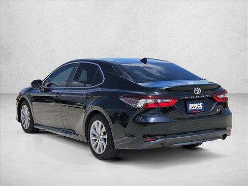 Used 2022 Toyota Camry LE FWD image 7